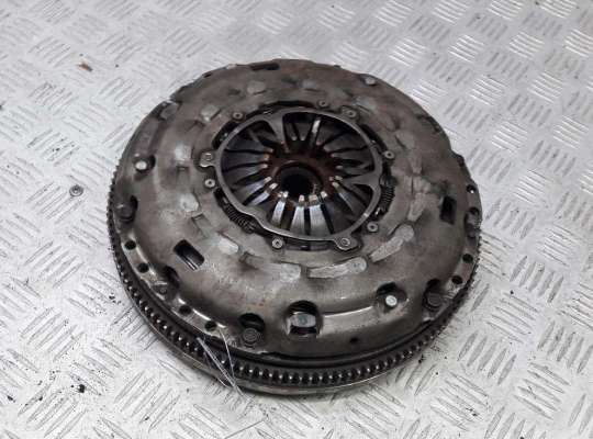 Маховик VG1667317 на Volkswagen Passat B6