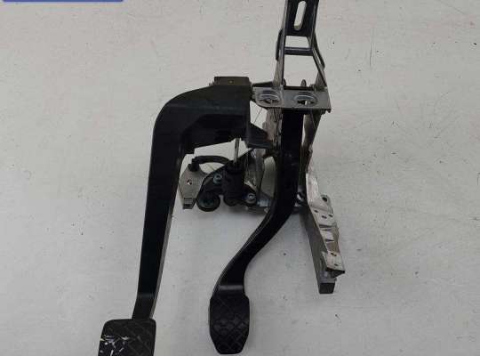 купить Узел педальный на Audi A4 B7 (2004-2008)