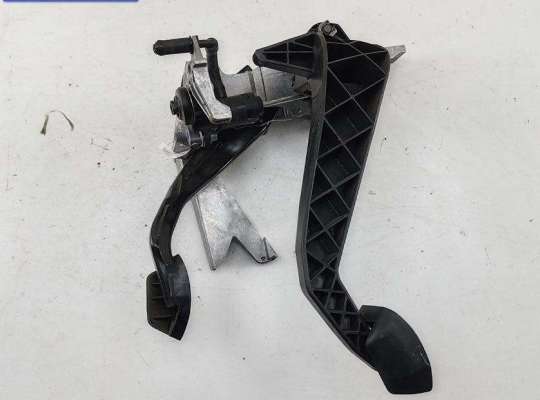 купить Узел педальный на Audi A4 B7 (2004-2008)