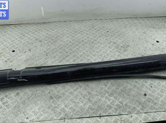 Накладка на порог наружная правая OP2176233 на Opel Astra G (1998-2004)