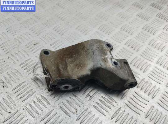 Кронштейн прочее на Opel Zafira A