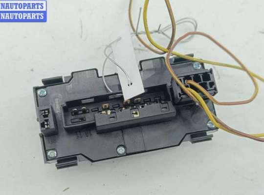 купить Кнопка аварийной сигнализации (аварийки) на Mercedes E-Class W210 (1995-2002)