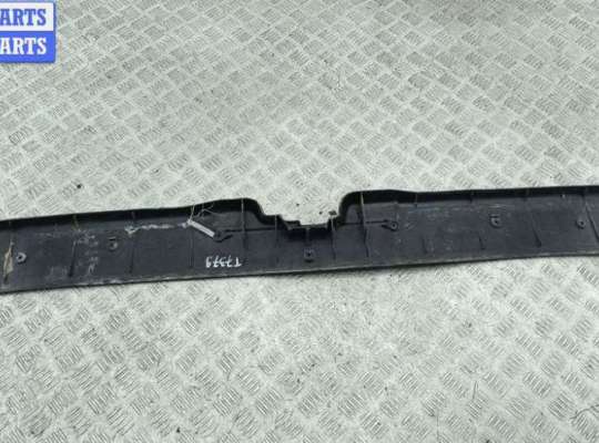 купить Накладка двери (крышки) багажника на Volkswagen Transporter T4