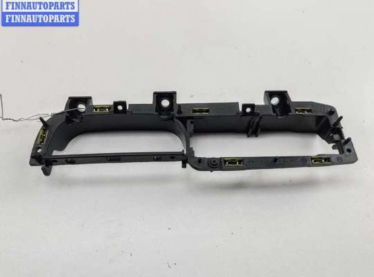 купить Ручка двери внутренняя передняя левая на Volkswagen Passat B5