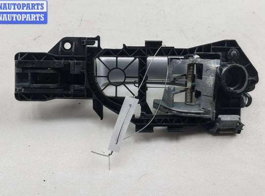 купить Ручка двери наружная задняя левая на Volkswagen Passat B6