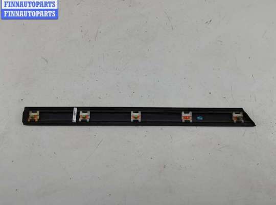 купить Молдинг двери задней левой на Volkswagen Passat B4