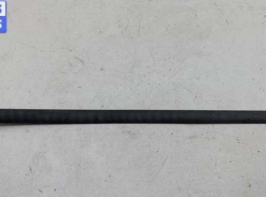 купить Молдинг двери передней правой на Volkswagen Passat B5+ (GP)