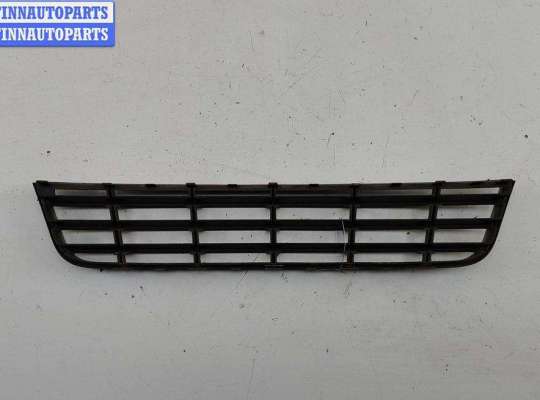 купить Решётка (заглушка) в бампер на Volkswagen Passat B6