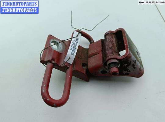купить Петля двери передней правой на Volkswagen Caddy (2004-2010)
