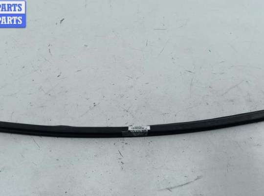 купить Молдинг стекла двери задней правой наружный на Skoda Octavia mk1 (A4 1U) 1996-2010