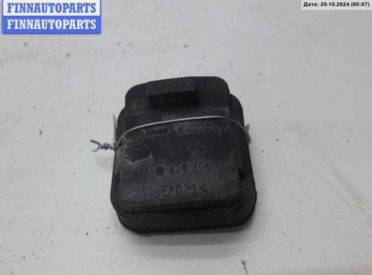 купить Кронштейн радиатора на Volkswagen Passat B5
