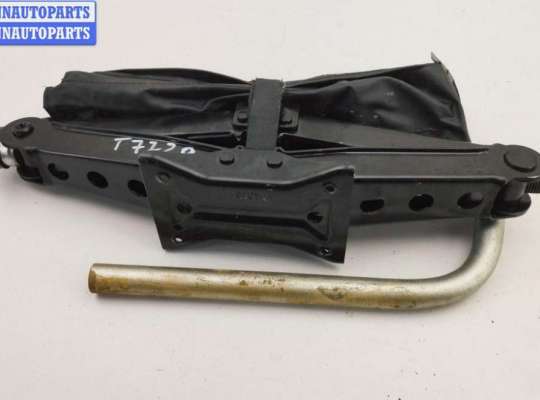 Домкрат AU1755583 на Audi A3 8V (2012-2020)
