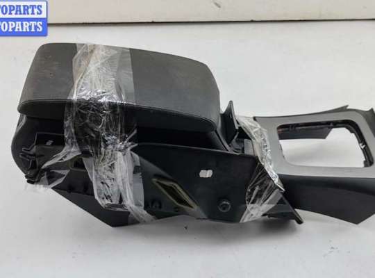 купить Подлокотник на Peugeot 407