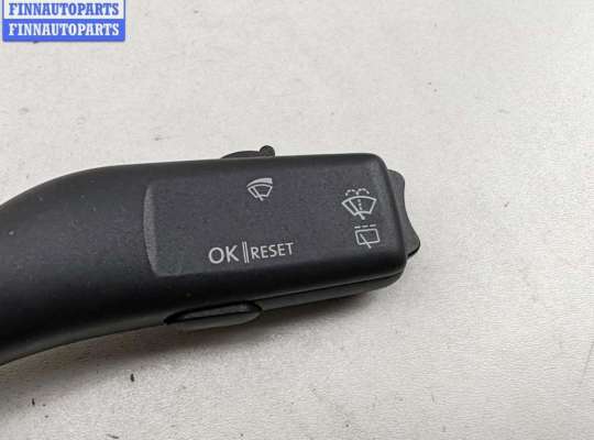 Подрулевой переключатель на Volkswagen Golf V (1K)