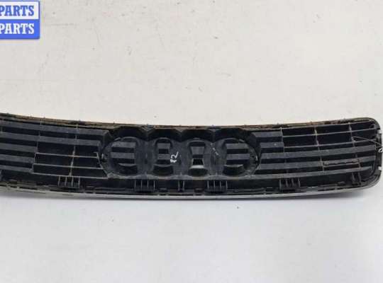 купить Решетка радиатора на Audi A4 B5 (1994-2001)