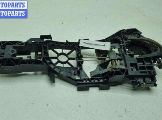 купить Корпус (держатель) ручки двери задней правой на Volkswagen Passat B6