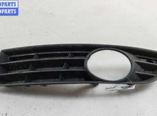 Рамка фары противотуманной левой VG2751674 на Volkswagen Passat B6