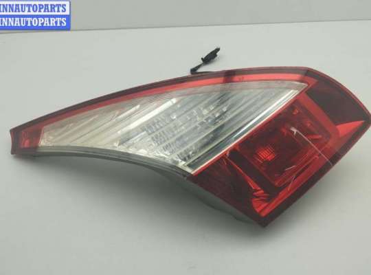 Фонарь крышки багажника левый RN1582849 на Renault Megane III (2008-2016)