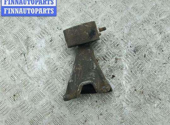купить Кронштейн КПП опорный на Volkswagen Passat B5