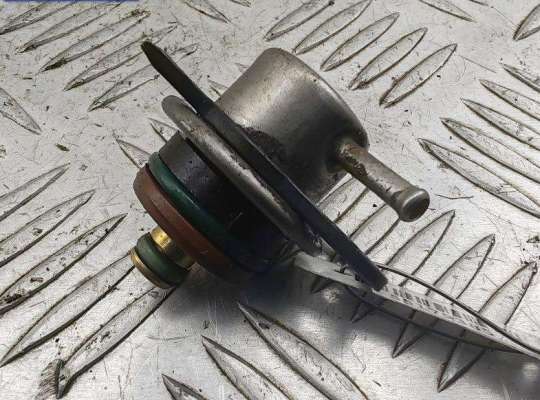 купить Регулятор давления топлива на Volkswagen Passat B5