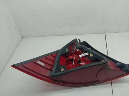 купить Фонарь задний правый на Ford Mondeo III (2000-2007)
