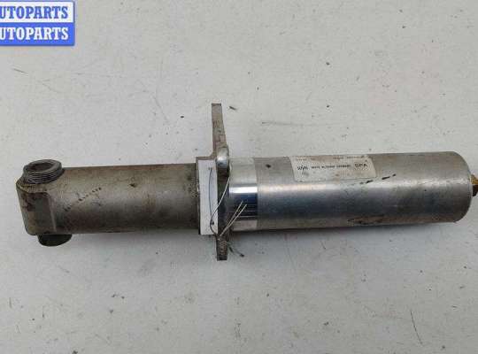 Кронштейн бампера заднего AU1725592 на Audi A8 D2 (1994-2002)