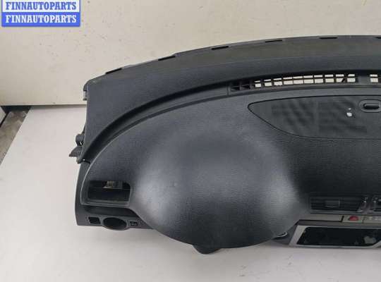 Панель передняя салона (Торпедо) на Volkswagen Passat B6 (3C)