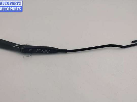 Щеткодержатель (поводок стеклоочистителя) передний OP2415702 на Opel Astra G (1998-2004)