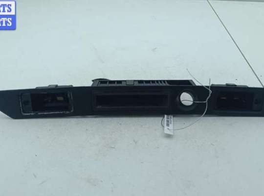 купить Накладка подсветки номера на Audi A6 C6 (2004-2011)