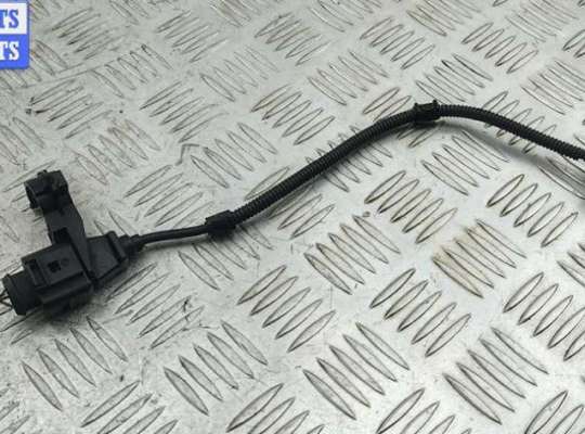 купить Датчик положения распредвала на Volkswagen Passat B7