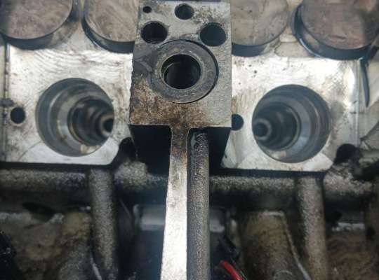 купить Головка блока цилиндров двигателя (ГБЦ) на Ford Galaxy (2000-2006)