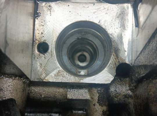 купить Головка блока цилиндров двигателя (ГБЦ) на Ford Galaxy (2000-2006)