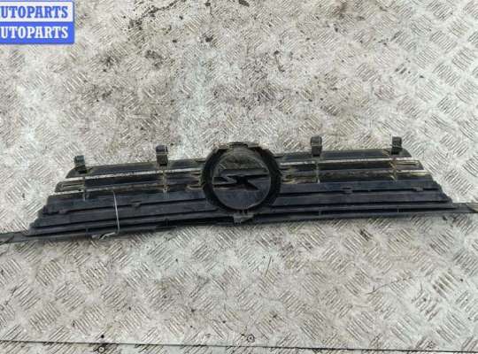купить Решетка радиатора на Opel Vectra B (1995-2002)