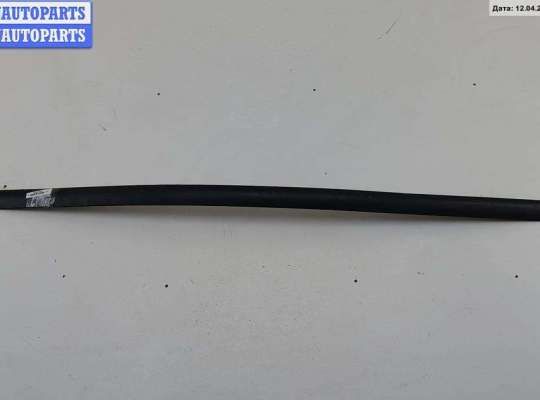 купить Молдинг двери передней левой на Volkswagen Passat B5+ (GP)