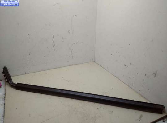 купить Молдинг стекла двери передней правой внутренний на Volkswagen Transporter T5