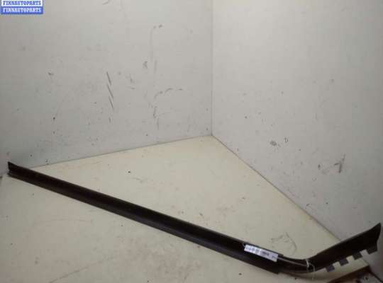 купить Молдинг стекла двери передней правой внутренний на Volkswagen Transporter T5