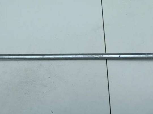 купить Молдинг двери задней левой на Volkswagen Passat B6