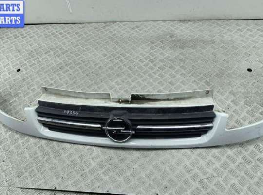 купить Решетка радиатора на Opel Vivaro A (2001-2014)