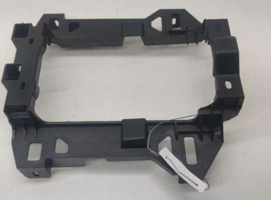 Кронштейн прочее на Audi Q7 (4L)