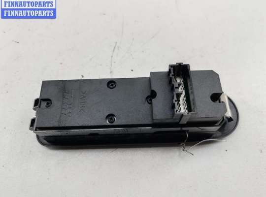 купить Блок кнопок управления стеклоподъемниками на Mitsubishi Carisma