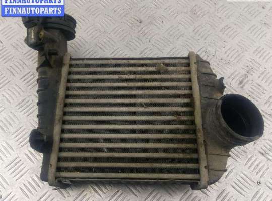 Радиатор интеркулера VG1824738 на Volkswagen Passat B5+ (GP)