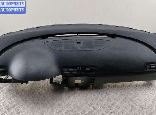 Панель передняя салона (Торпедо) на Volkswagen Passat B6 (3C)