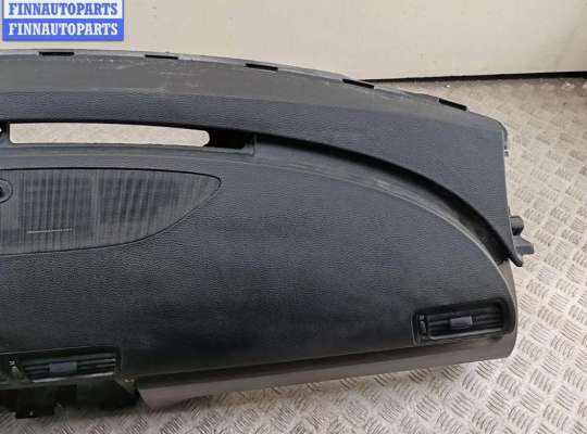 Панель передняя салона (Торпедо) на Volkswagen Passat B6 (3C)