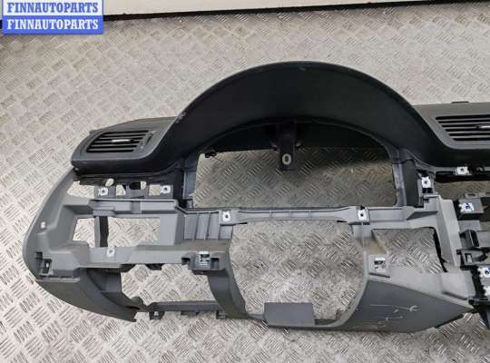 Панель передняя салона (Торпедо) на Volkswagen Passat B6 (3C)