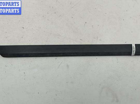 купить Молдинг двери задней правой на Volkswagen Passat B6