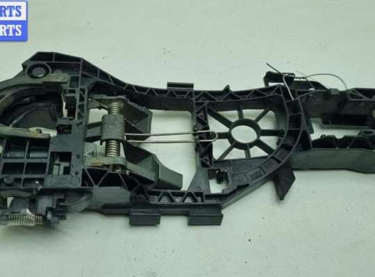 купить Корпус (держатель) ручки двери задней левой на Volkswagen Passat B6