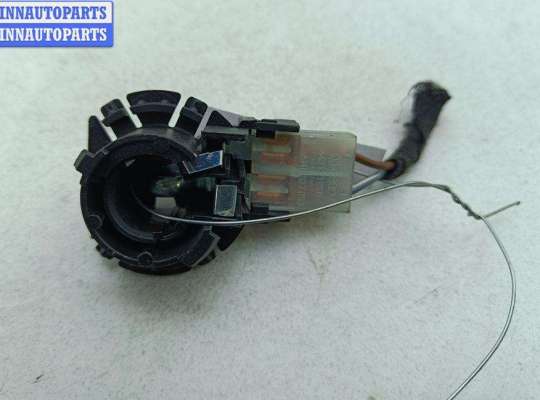 Купить Патрон лампы фонаря на Audi A6 C5 (1997-2005) Патрон лампы фонаря AU1655390 на Audi A6 C5 (1997-2005)