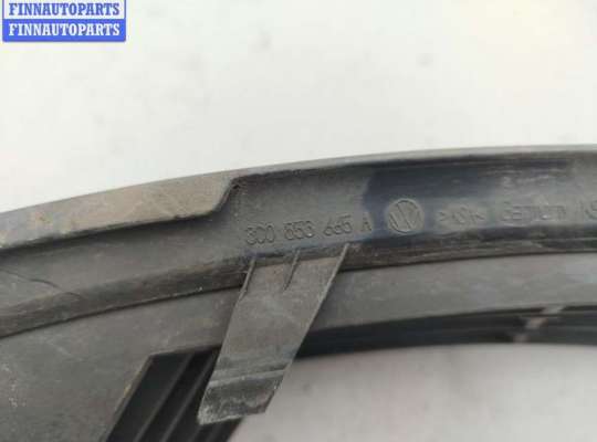 купить Рамка фары противотуманной левой на Volkswagen Passat B6