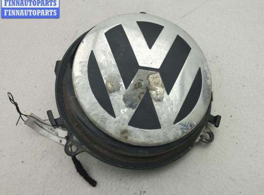 Ручка крышки багажника (задней двери) на Volkswagen Golf V (1K)