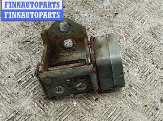 купить Петля двери передней левой на Renault Megane II (2002-2008)